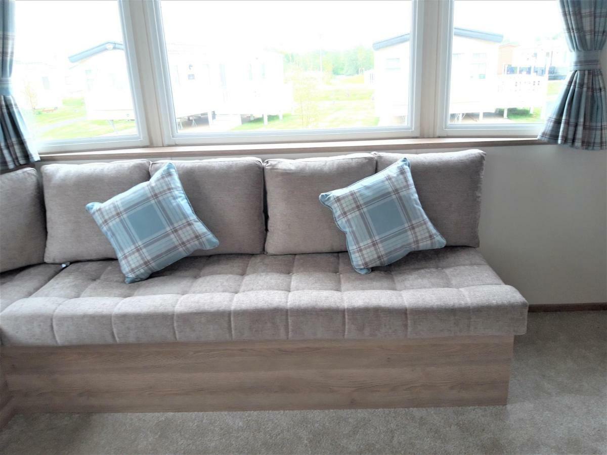 Luxury 2019 8 Berth Caravan With Hot Tub @ Tattershall Lakes Exterior foto